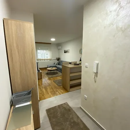 Kandic, Apartment